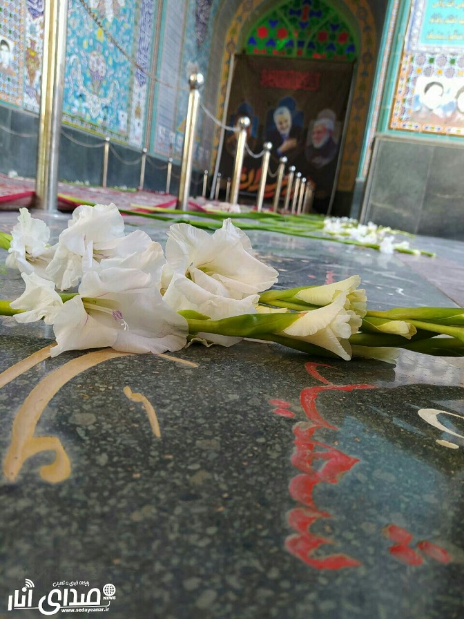 گلباران قبور شهدای انار بمناسبت هفته مقاومت