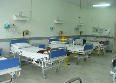 گلایه تعدادی از شهروندان اناری از بیمارستان ولیعصر انار در خصوص خرابی کارتخوانها و نبود دستگاه خودپرداز