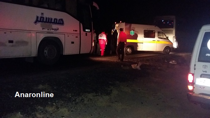 تصادف دو اتوبوس در محور انار به یزد+ تصاویر