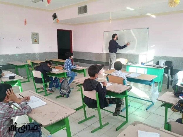 آموزش دستخط کتاب درسی در مدرسه شهید صابری انار