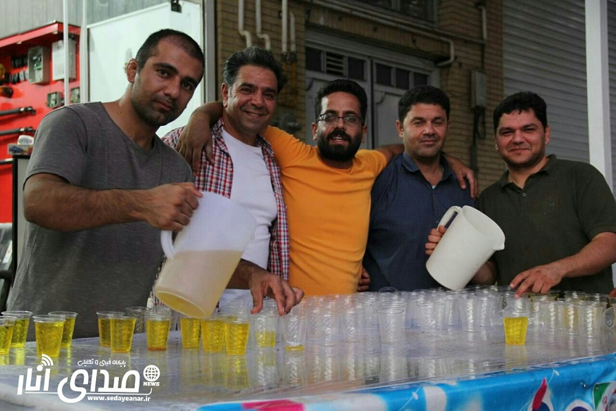 گزارش تصویری توزیع شیرینی و شربت بمناسبت عیدغدیر در انار