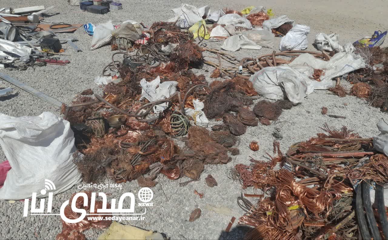 کشف۶۳۲کیلو سیم سرقتی از یک کامیون در شهرستان انار