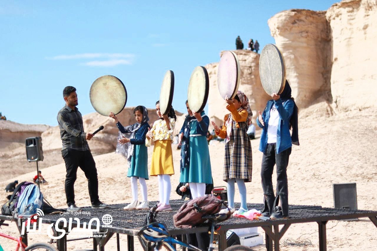 سومین همایش خانوادگی کویرنوردی در کلوت های رحمت آباد انار