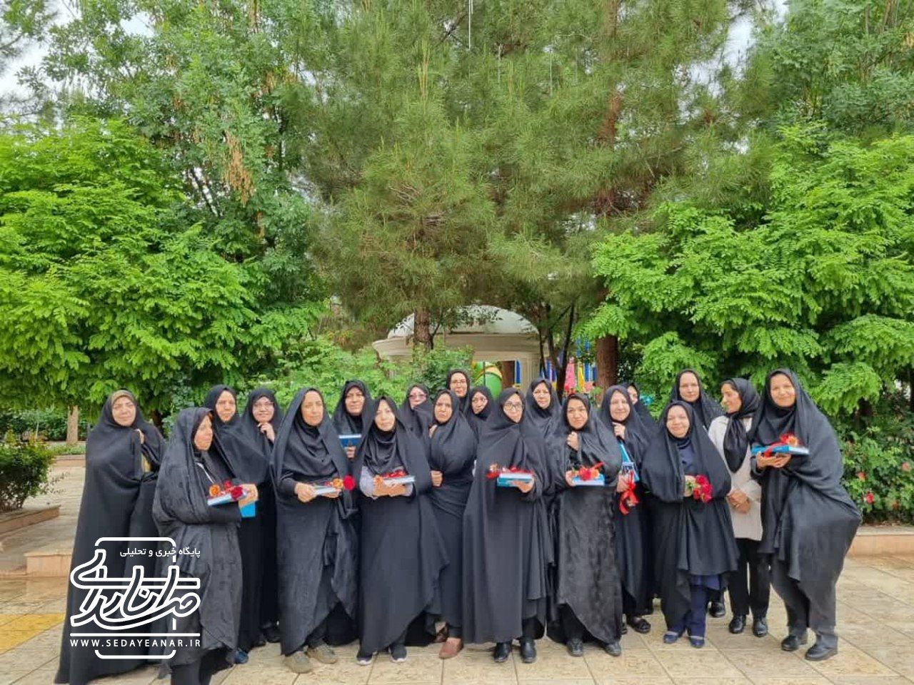 تجلیل از بانوان فرهنگی شاغل و بازنشسته شهرستان انار+تصاویر