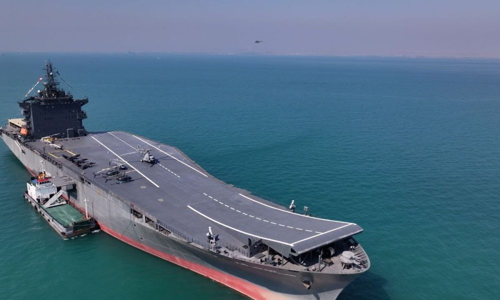 تصاویری از نخستین ناو پهپادبر ایران