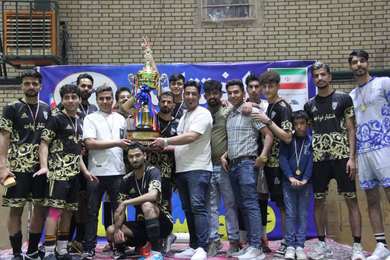 تیم فتوت (خشکبار خواجه) قهرمان مسابقات فوتسال جام رمضان انار شد