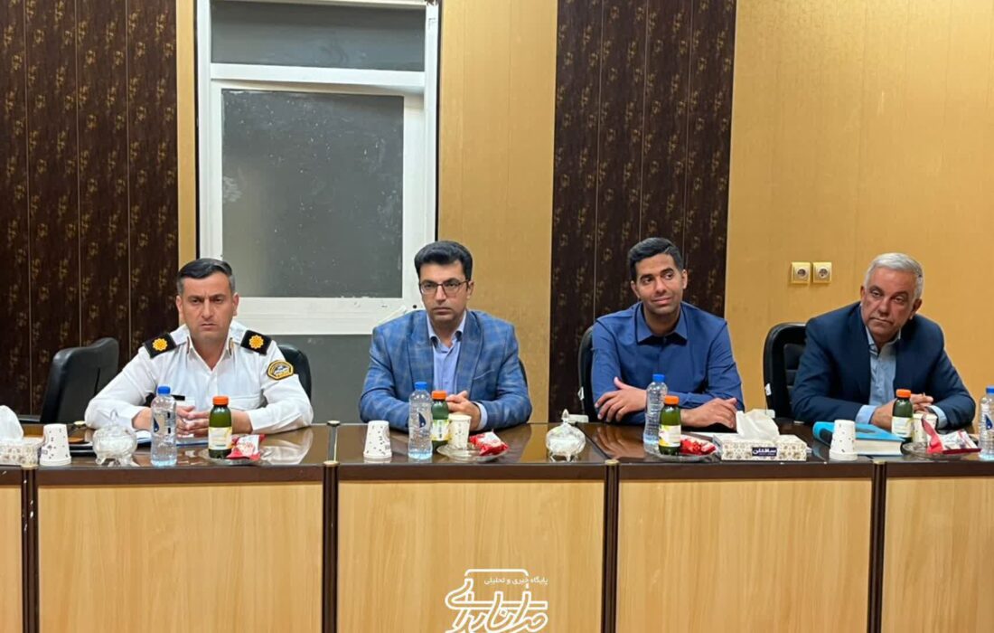۸۴۰ تریلر متخلف در انار توقیف شدند / تأکید پلیس بر رعایت قانون بدون سفارش‌پذیری