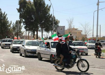 راهپیمایی ۲۲ بهمن در قالب رژه خودرویی در انار برگزار شد