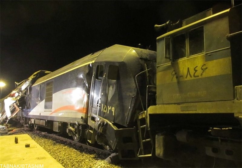 برخورد ۲ قطار مسافربری در سمنان