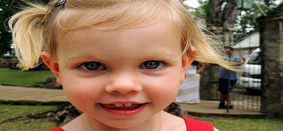 این دختر ۳ ساله‌ شب ها مرگ افراد را پیش‌بینی می‌‌کند!