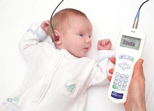 سنجش شنوایی نوزادان به طور رایگان در انار انجام می‌شود