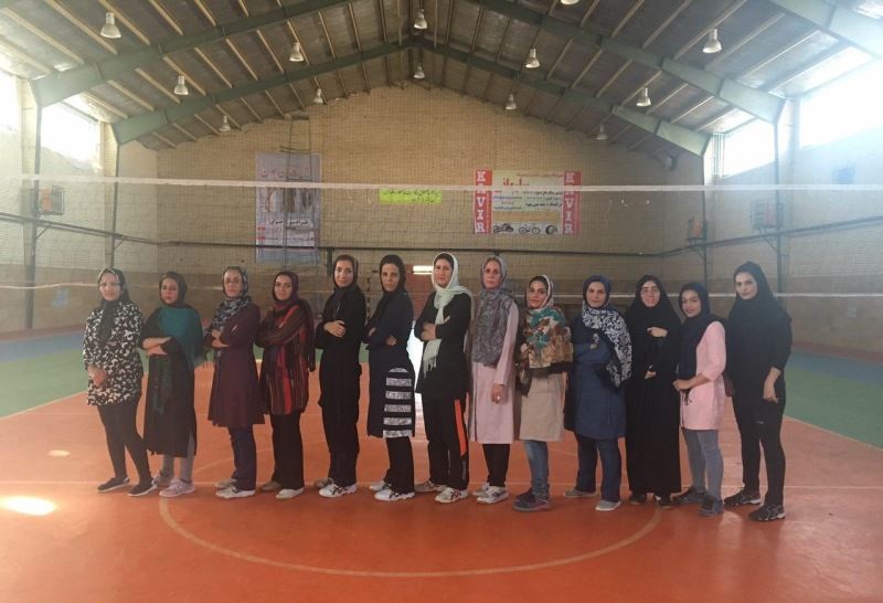 اولین حضور تیم والیبال بانوان انار در مسابقات آزاد استان کرمان