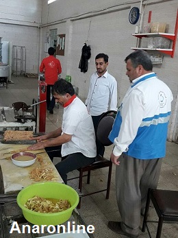 بازدید بازرسان بهداشت محیط شهرستان انار از مراکز مواد غذایی در ایام نوروز