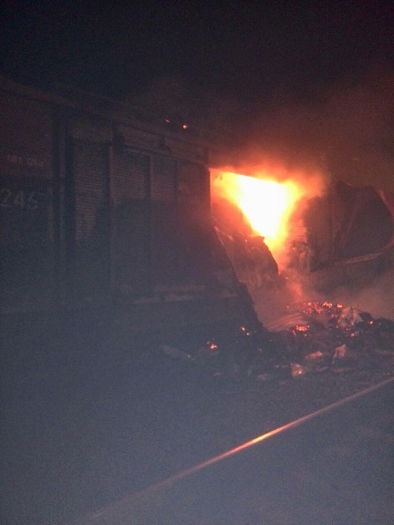 آتش سوزی یک واگن قطار باربری در ایستگاه جنت آباد نوق توسط آتش نشانان مهار شد