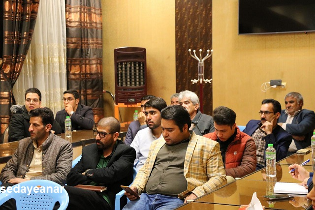 کارگاه و عصر شعر با حضور استاد علی ملازاده در انار برگزار شد