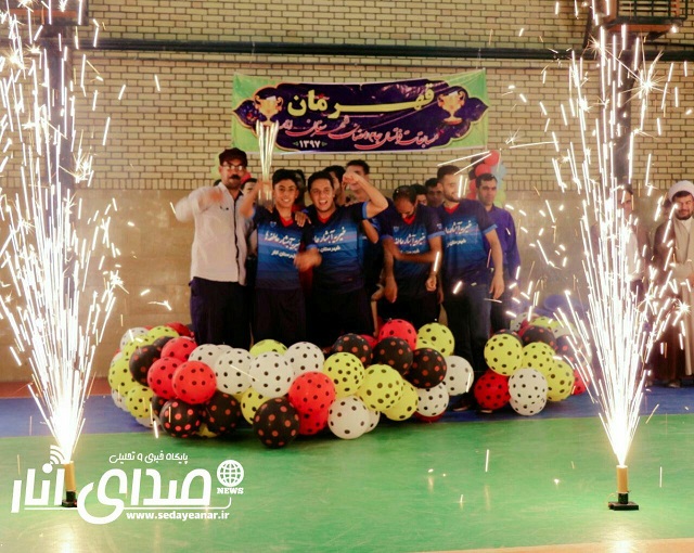 قهرمانی تیم آبشار عاطفه‌ها در مسابقات فوتسال جام رمضان انار+تصاویر