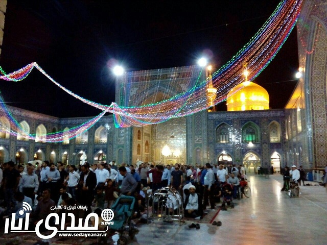 تصاویر ارسالی یکی از مخاطبان صدای انار از حرم امام رضا (ع)در روز عید فطر