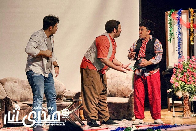 گزارش تصویری نمایش کمدی و موزیکال «دکتر و عشق قلابی» در دانشگاه آزاد انار