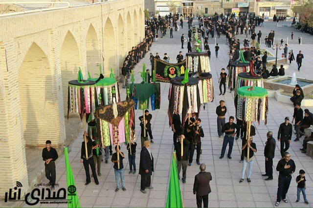 گزارش تصویری عزاداری هیات های مذهبی انار در هشتمین روز محرم در امامزاده محمدصالح(ع)