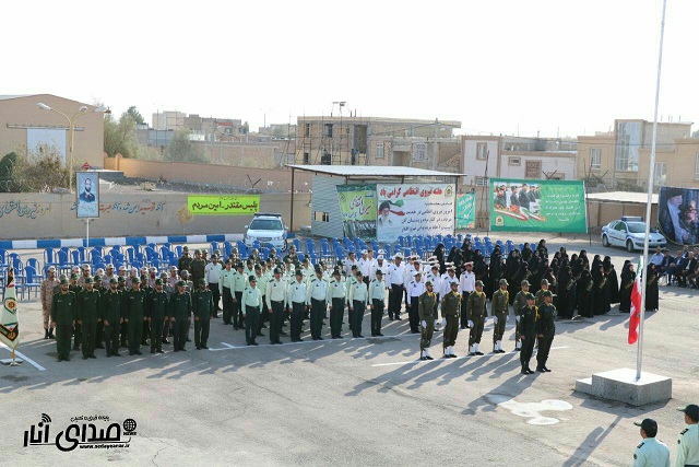 صبحگاه مشترک نیروهای مسلح شهرستان انار به مناسبت هفته ناجا +عکس