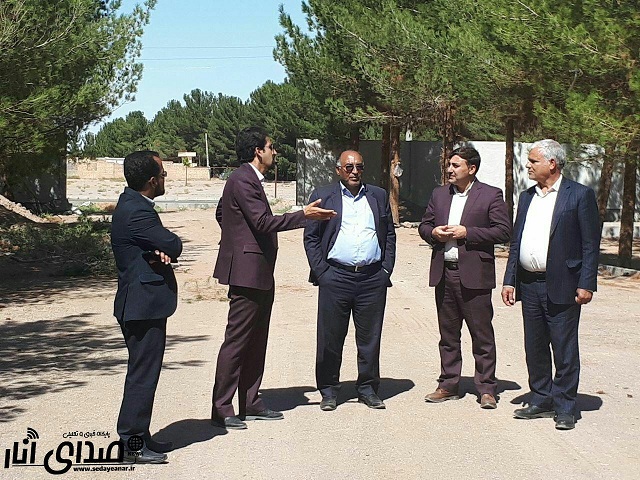 گزارش تصویری بازدید اعضای شورای اسلامی شهر و شهردار انار از پروژه پارک بانوان