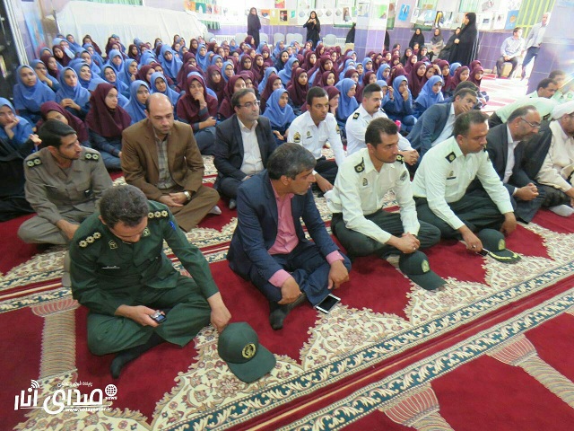 گزارش تصویری یادواره شهدای نیروی انتظامی در دبیرستان دخترانه آیت الله خامنه ای