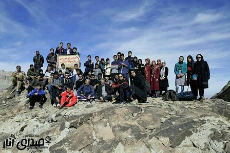 کوهپیمایی خانوادگی اناری‌ها در ارتفاعات دهج برگزار شد+تصاویر