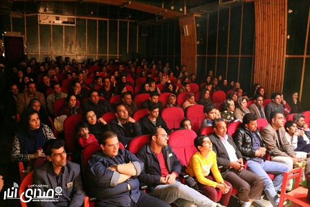 گزارش تصویری از بیست و دومین شب از اجرای نمایش کمدین«رودخونه کله خری» در انار