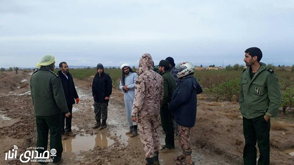 گزارش تصویری بازدید فرمانده سپاه انار از فعالیت گروه های جهادی در مسیر های سیلابی