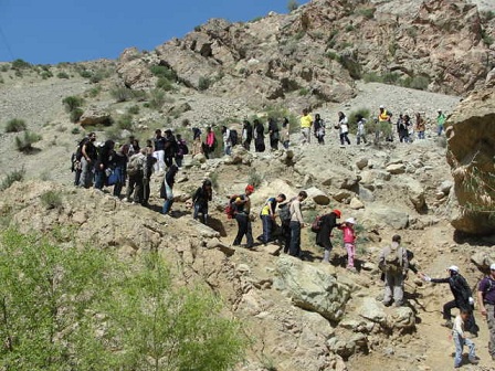 فراخوان ثبت نام کوهنوردی خانوادگی در انار به مقصد قله ۳۰۵۰متری دو برادران دهج