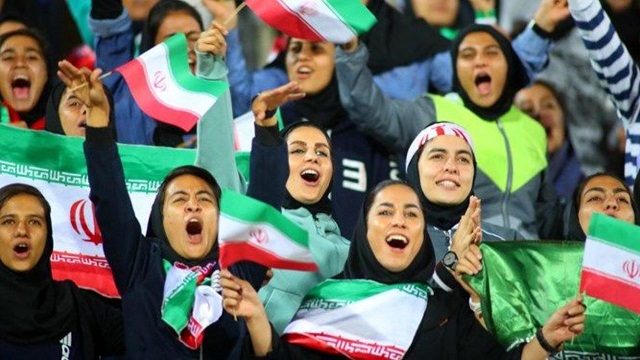 نماینده مجلس:شرع و شریعت با ورود زنان به استادیوم مخالفت کرده است